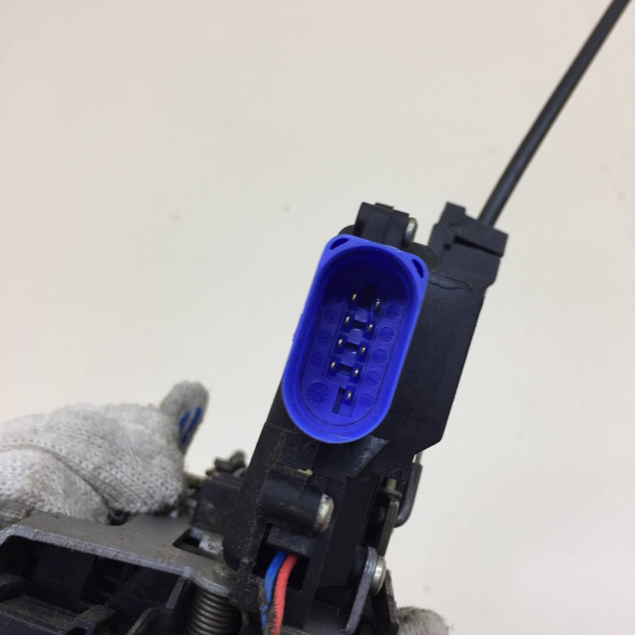 Замок двери передней правой Skoda Octavia (A5 1Z-) 2004-2013