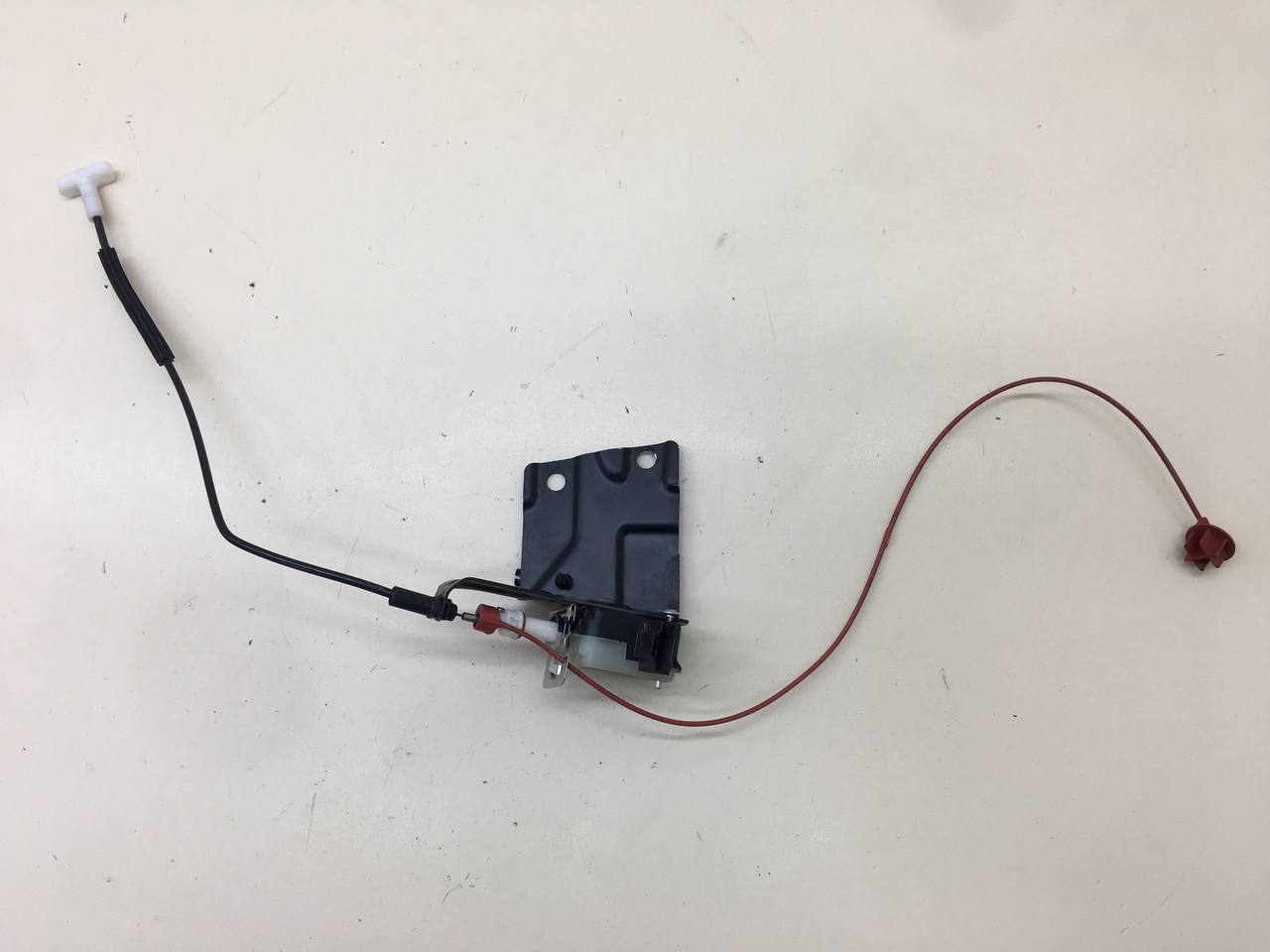 Активатор замка крышки бензобака Audi TT (8J) 2006-2015