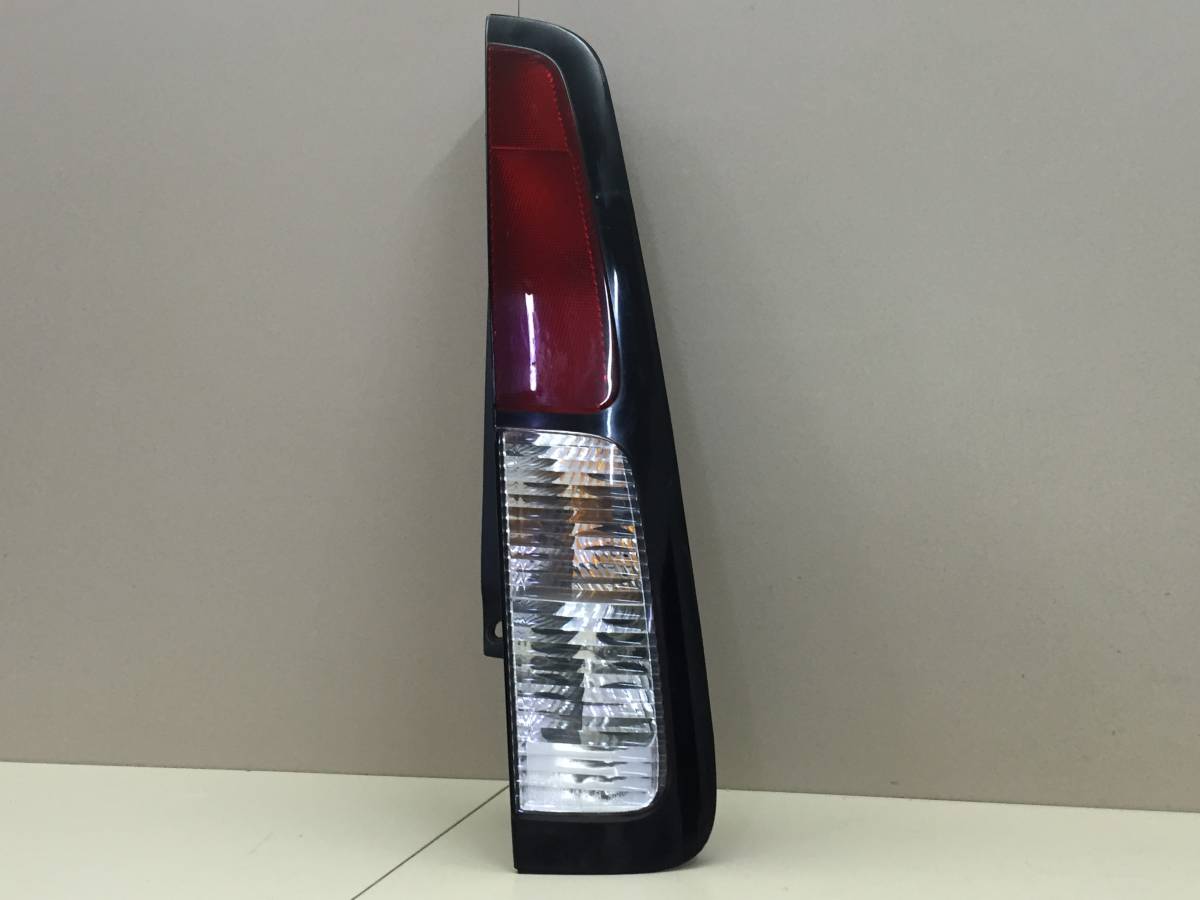 Фонарь задний правый Nissan Cube (Z10) 1998-2002