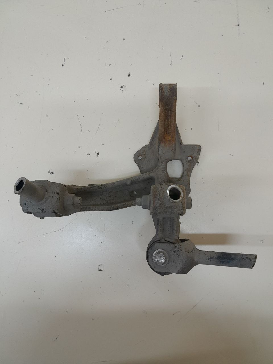 Кулак поворотный задний левый Toyota Camry (XV50) 2011-2017