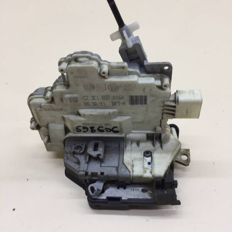 Замок двери передней правой Volkswagen Passat B7 2011-2015