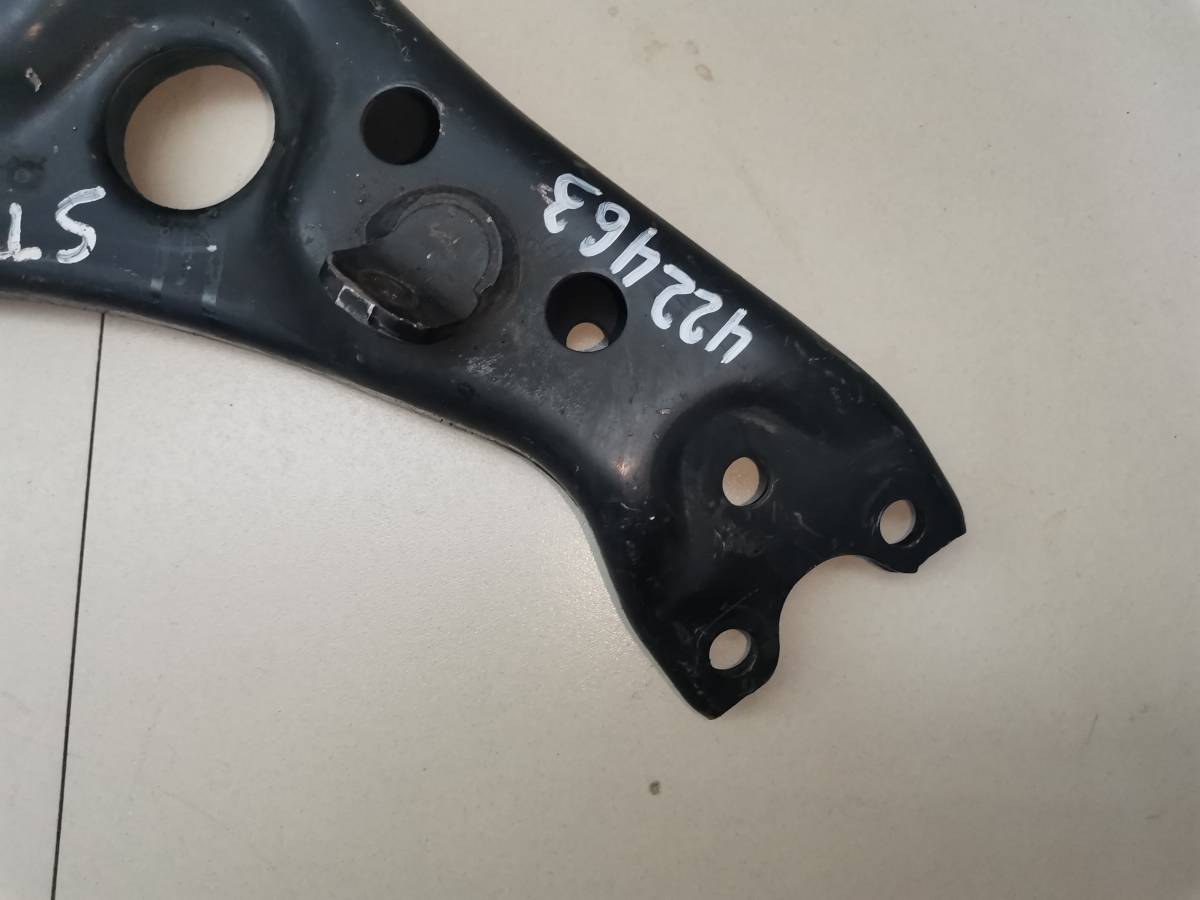 Рычаг передний правый Toyota Caldina (T190) 1992-1995