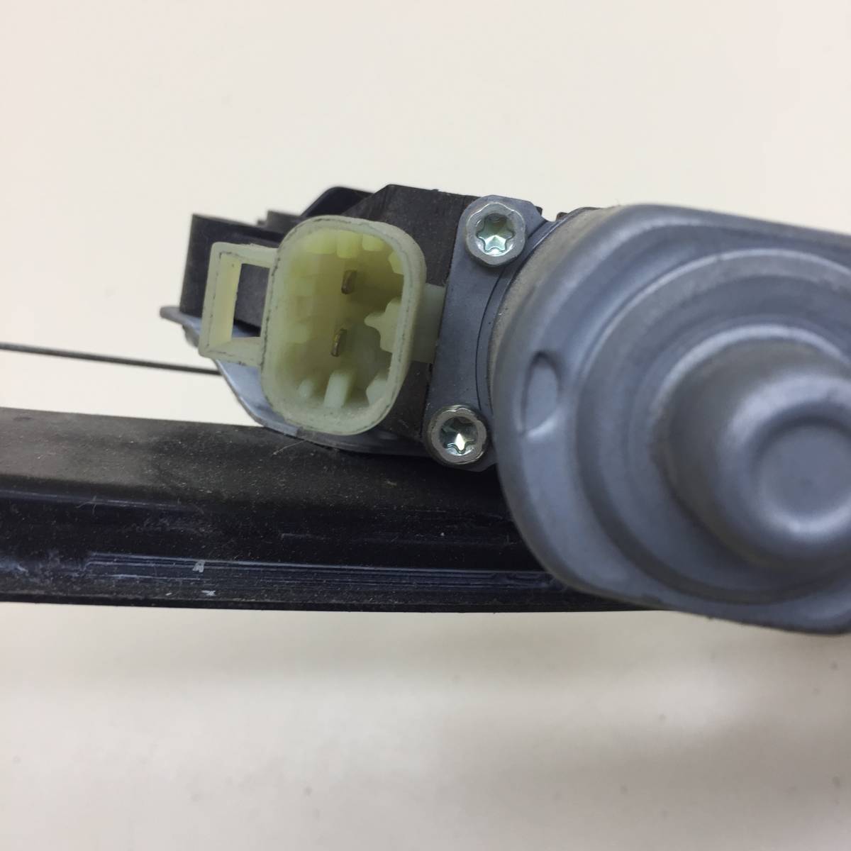 Стеклоподъемник электр. передний правый Chevrolet Aveo T300 2011>