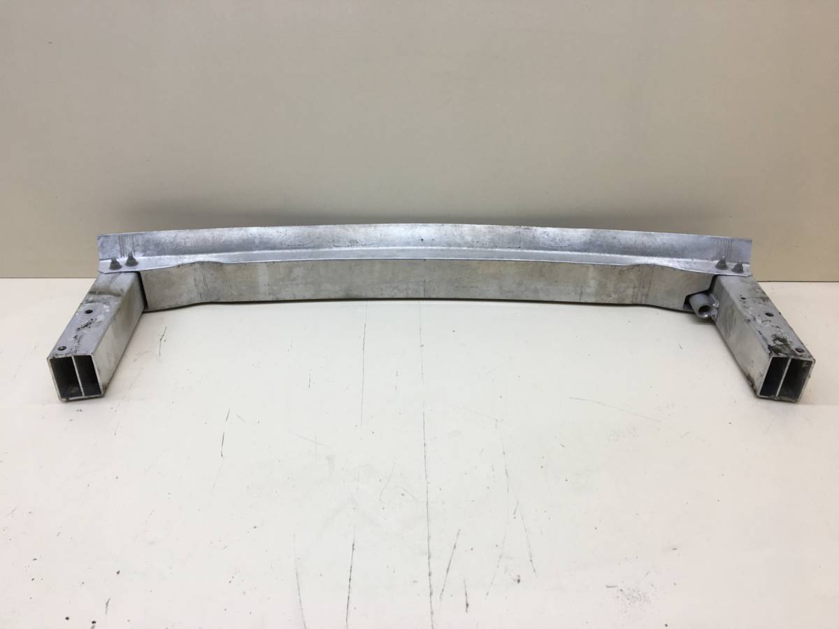 Усилитель заднего бампера Porsche Macan 2013>