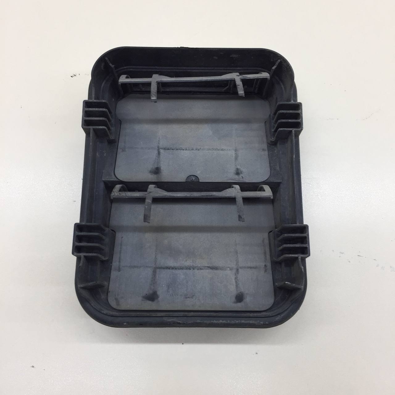 Решетка вентиляционная Lada  X-RAY Cross 2018 >