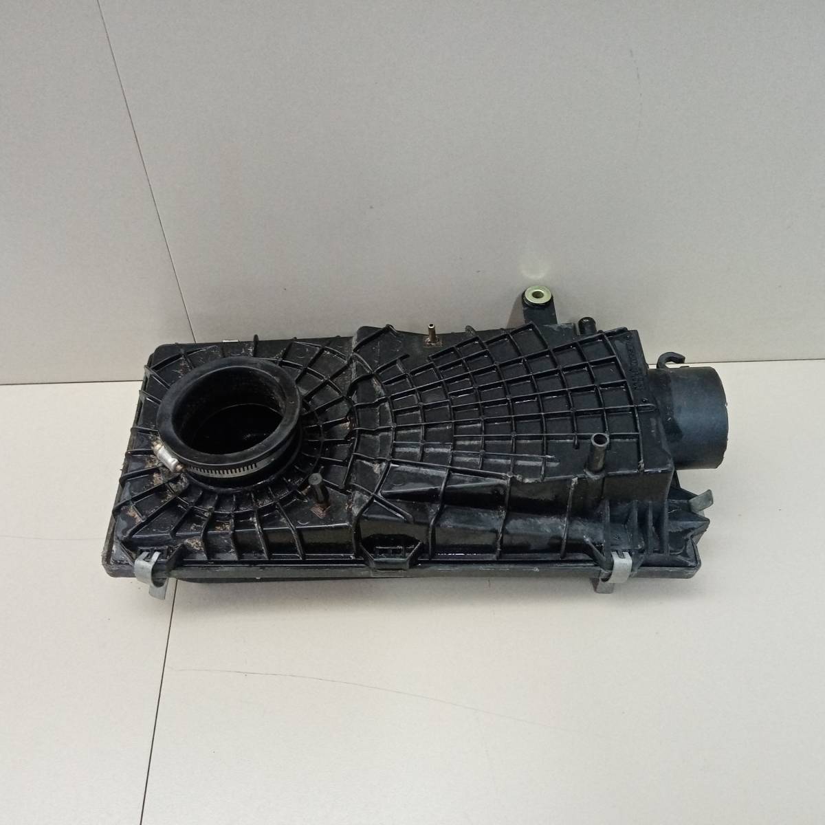 Корпус воздушного фильтра Nissan Sunny (B14) 1993-1999