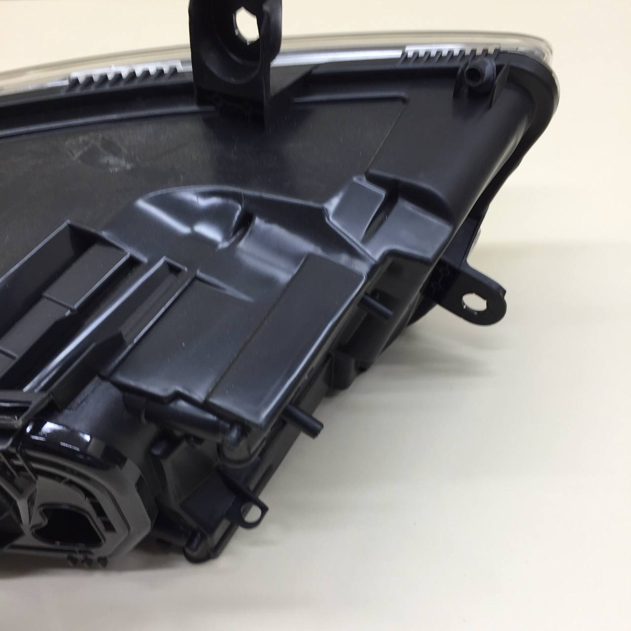 Фара правая Audi A6 (C6) 2005-2011