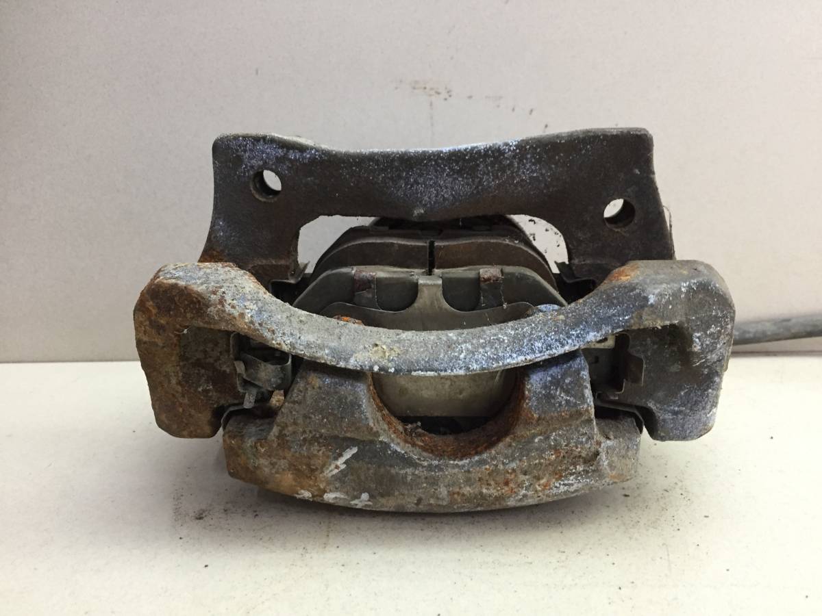 Суппорт передний левый Toyota Progres (G10) 1998-2007