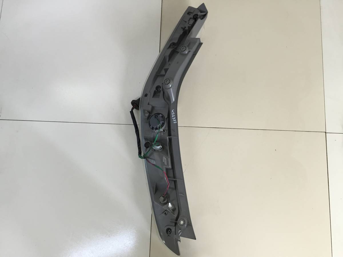 Фонарь задний правый Nissan Leaf (ZE0) 2009-2017