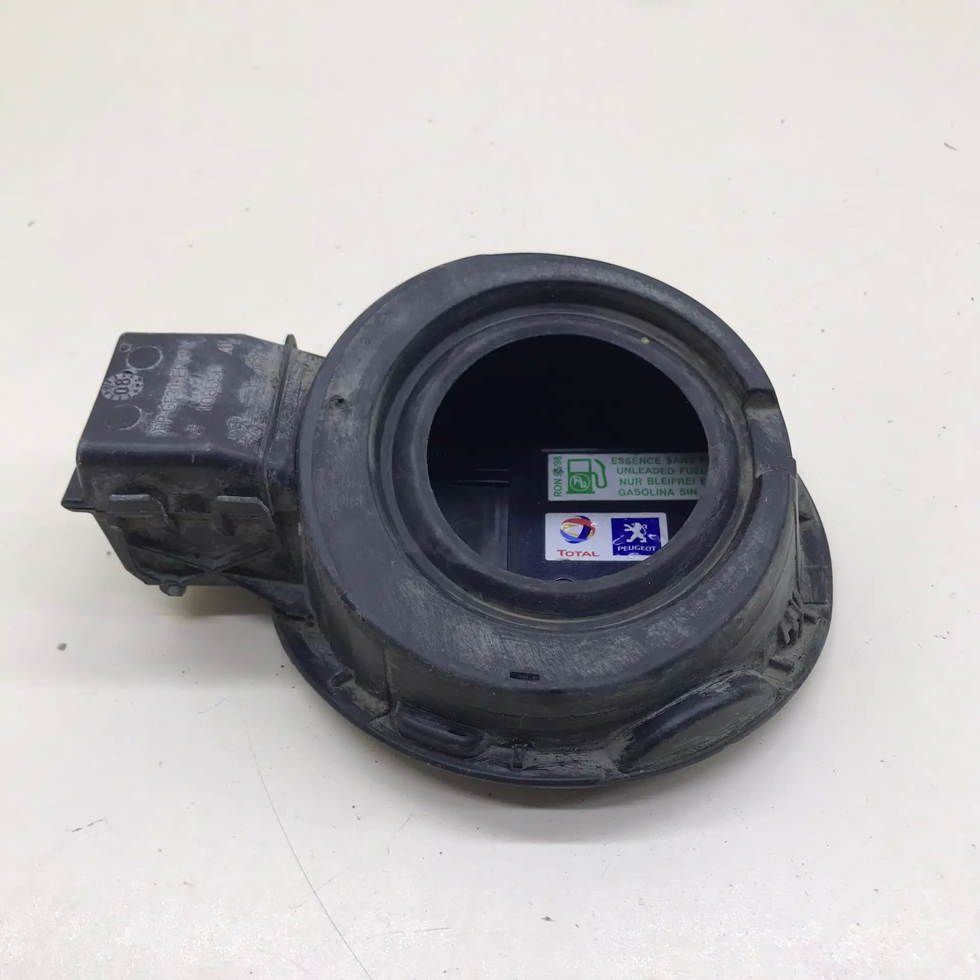 Лючок бензобака Peugeot 308 2007>