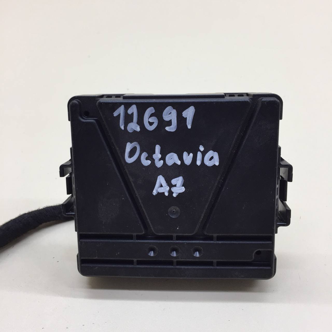 Блок электронный Skoda Octavia (A7) 2013>