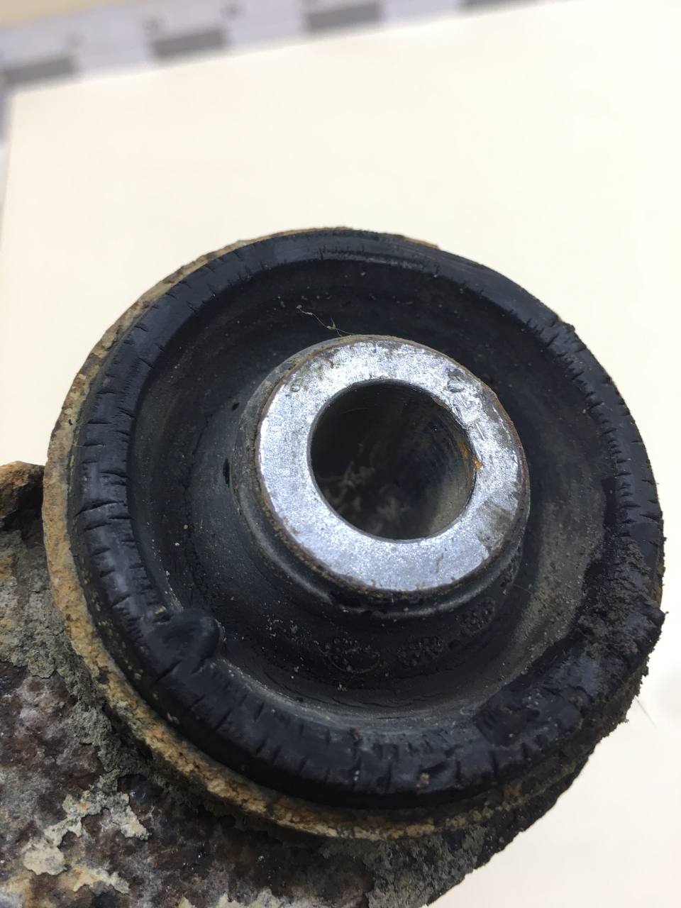 Рычаг передний верхний левый Mitsubishi L200 (KB) 2006-2016