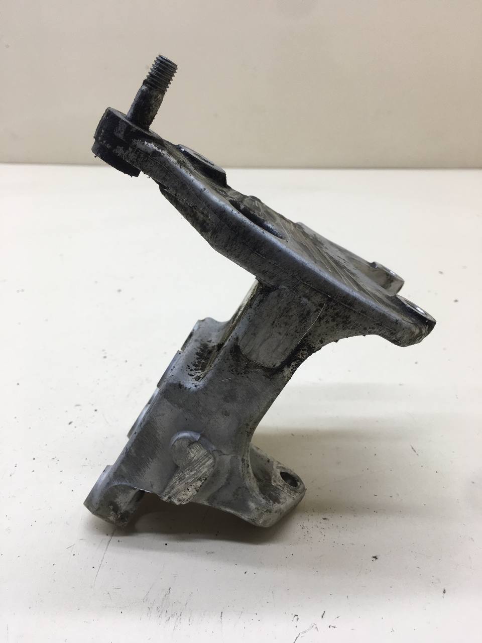 Кронштейн гидроусилителя Suzuki Liana 2001-2007