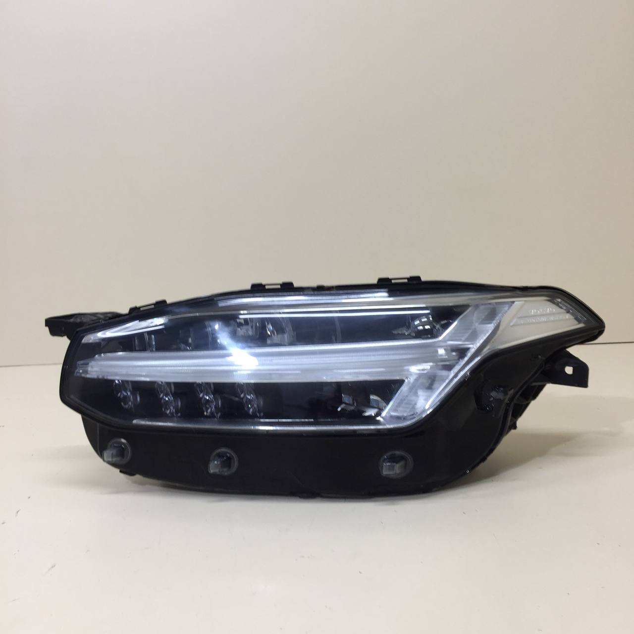 Фара левая Volvo XC90 2015>