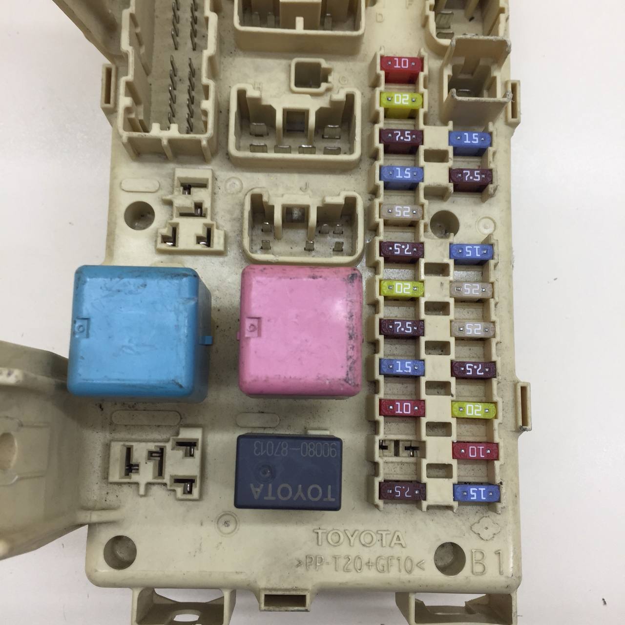 Блок предохранителей Toyota Avensis (T250) 2003-2009