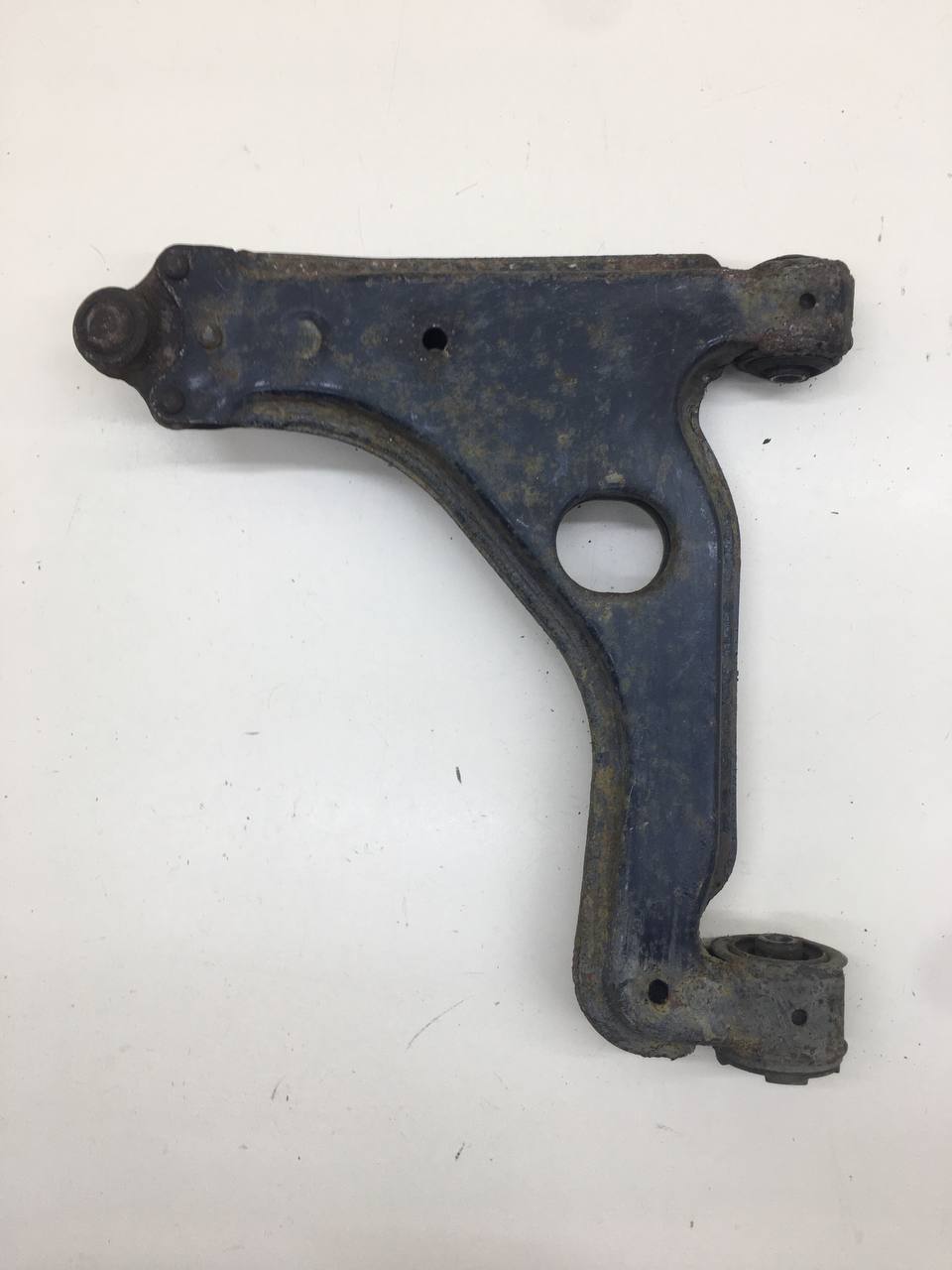 Рычаг передний правый Opel Astra H / Family 2004-2015