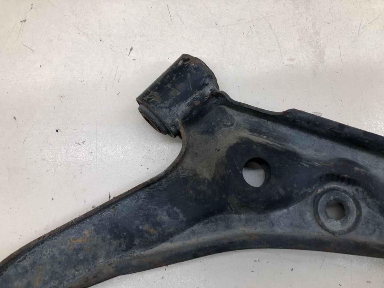 Рычаг передний правый Nissan Almera (N15) 1995-2000