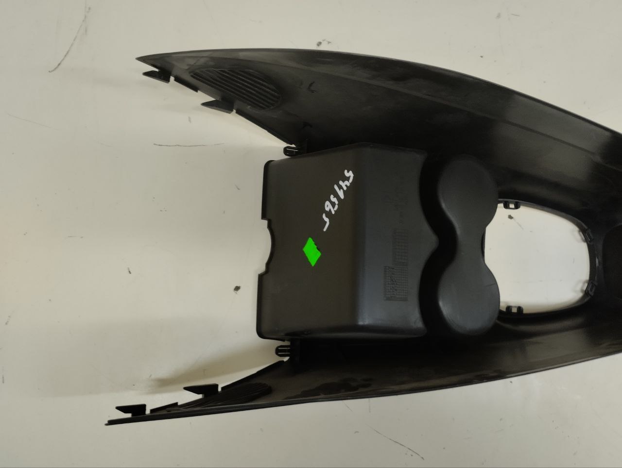 Консоль центральная Peugeot 107 2006-2014