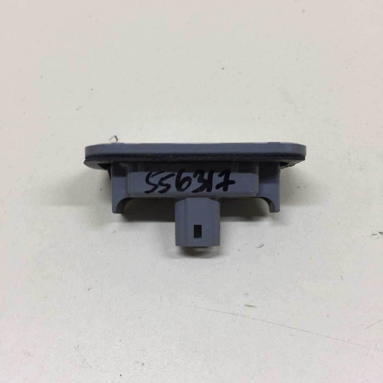 Фонарь подсветки номера Toyota Camry (XV70) 2017>