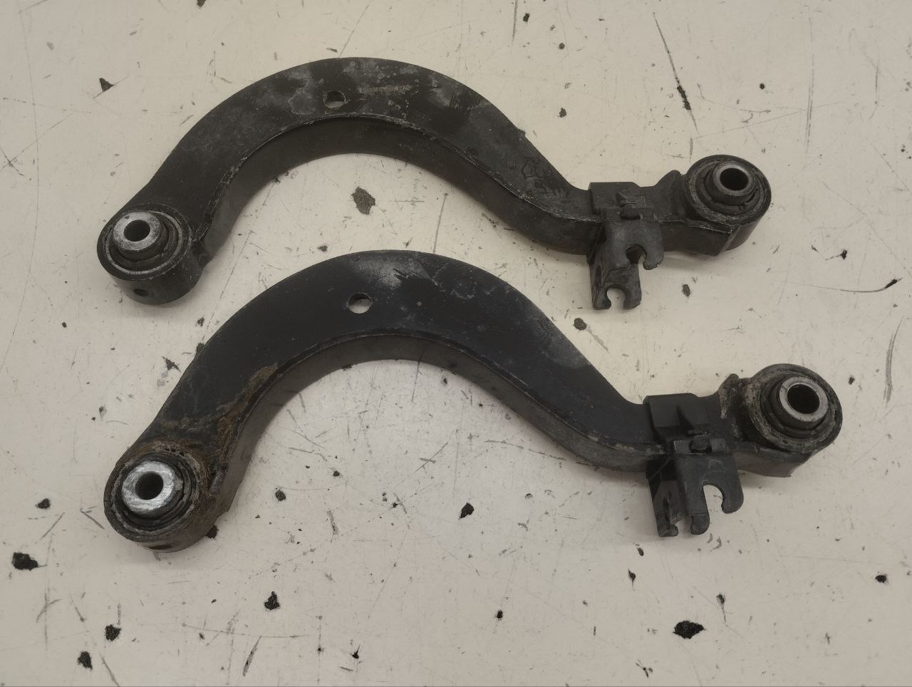 Рычаг задний верхний Volkswagen Golf 6 (5K) 2009-2013