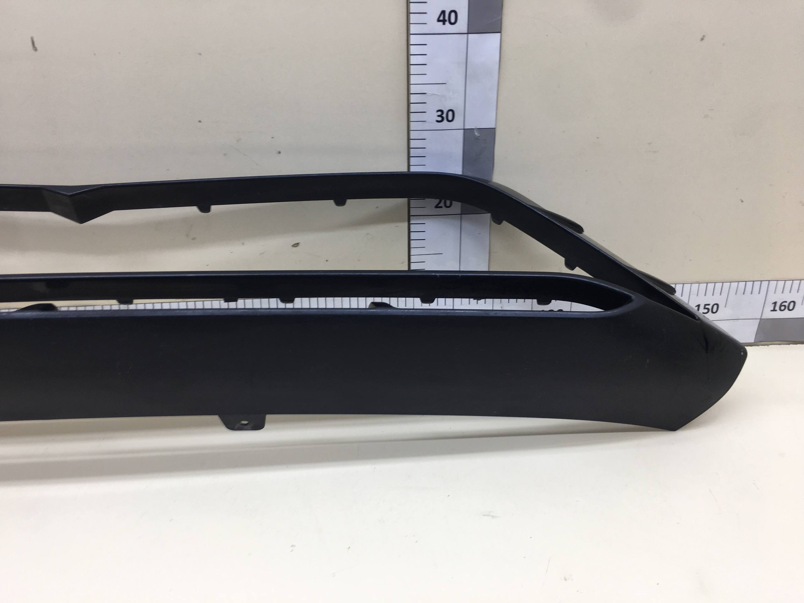 Накладка переднего бампера центральная Genesis G70 2017-2022