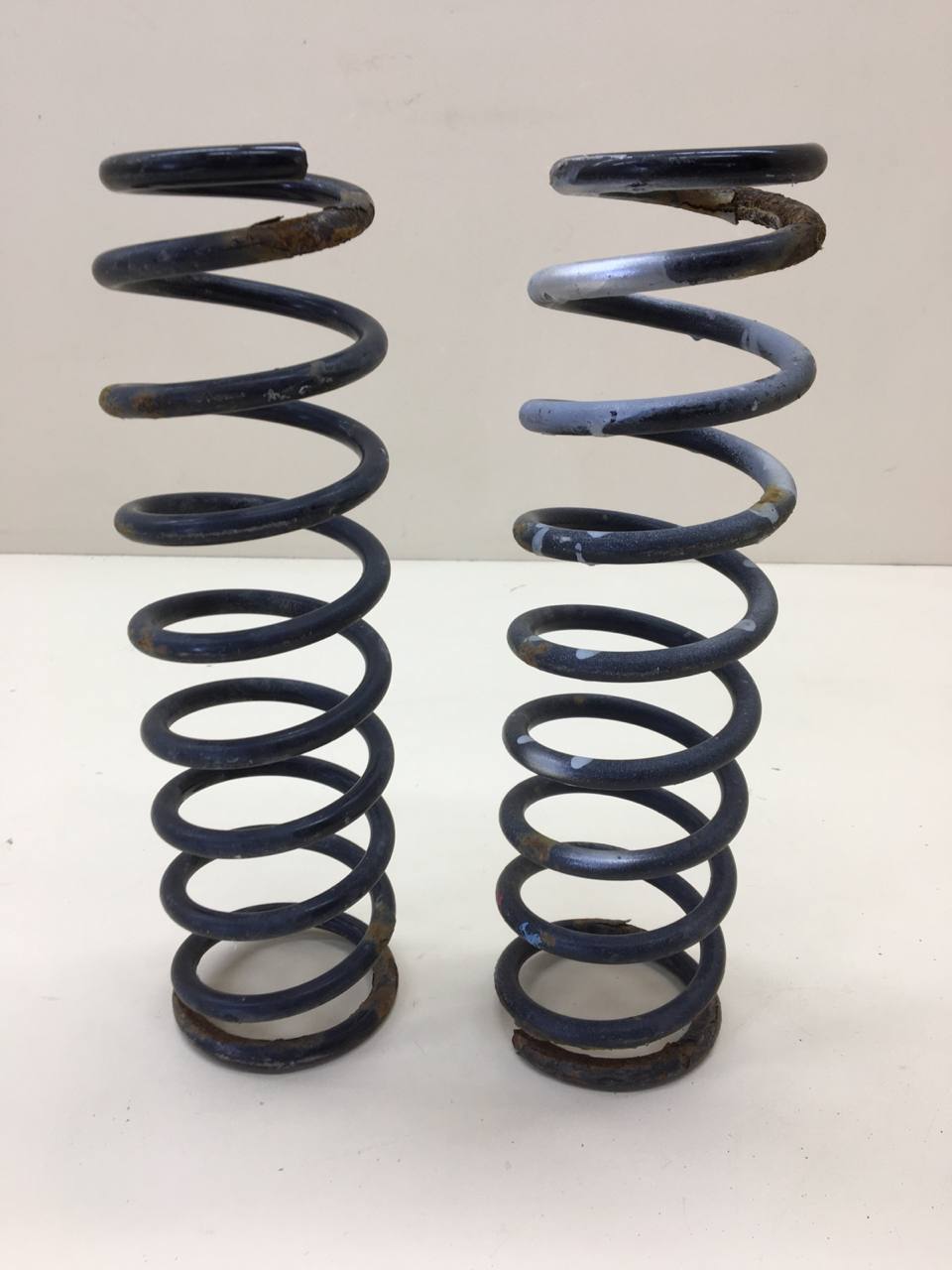 Пружина задняя Mitsubishi Lancer 9  (CS/Classic) 2000-2011