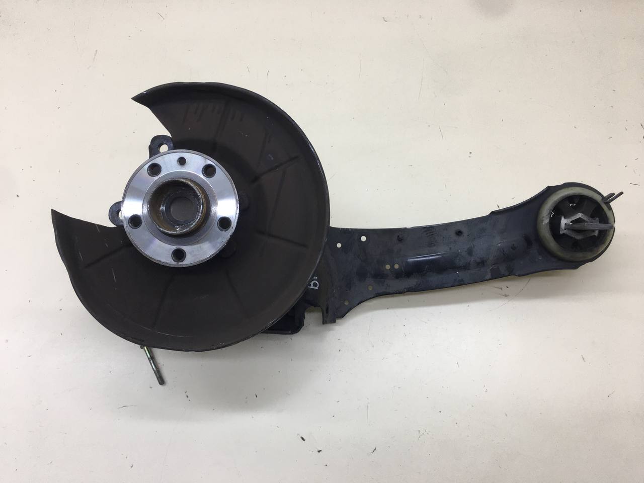 Рычаг задний продольный правый Volvo XC60 2008-2017