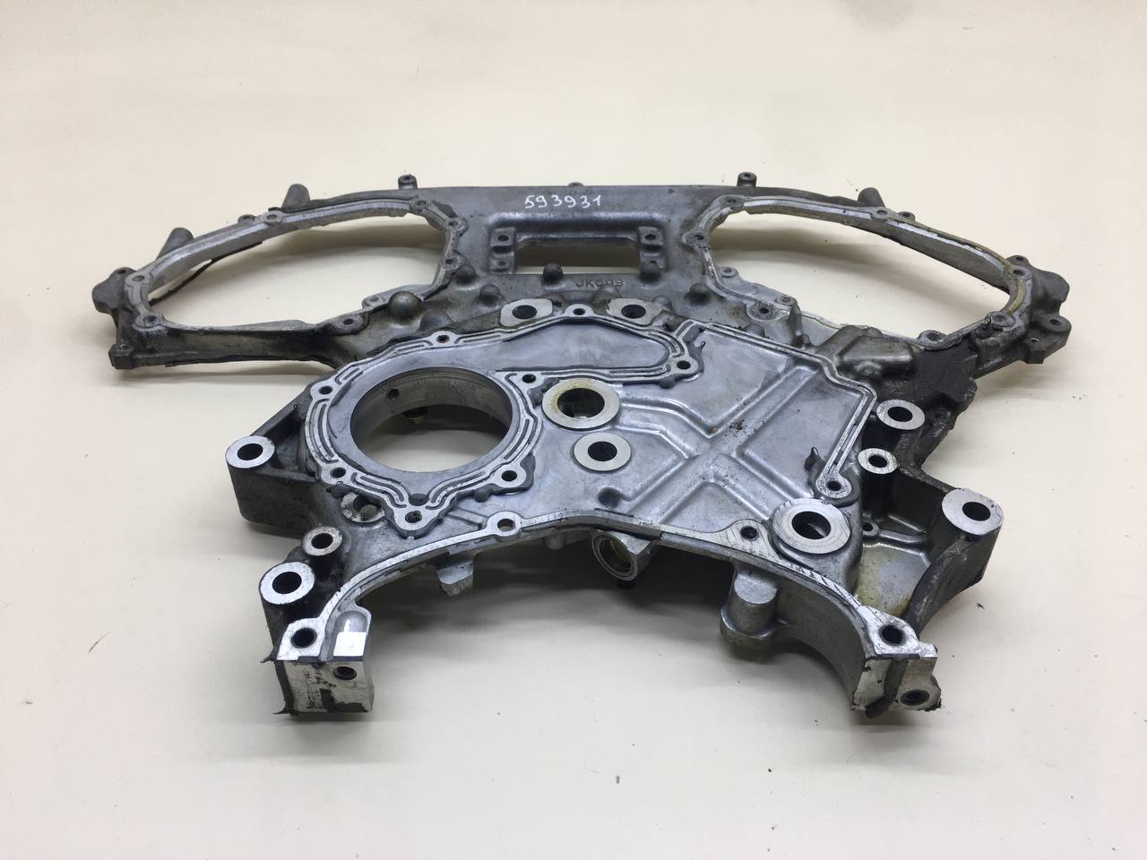 Крышка двигателя задняя Nissan Skyline (V36) 2006-2014