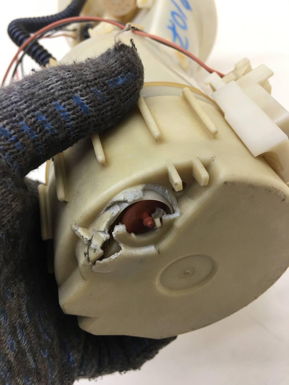 Насос топливный электрический Peugeot 107 2006-2014