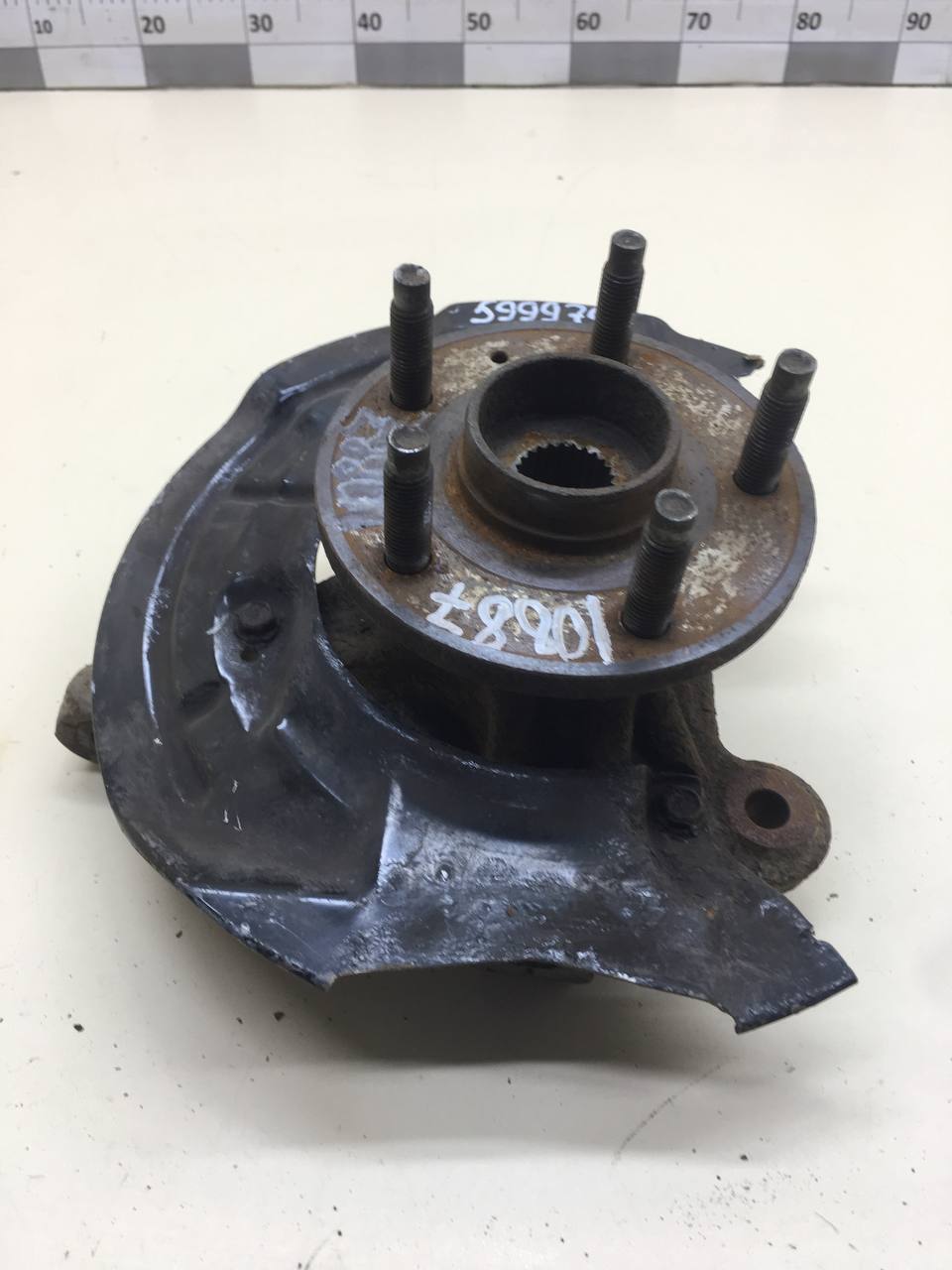 Кулак поворотный передний правый Chevrolet Cobalt (T250) 2011-2015