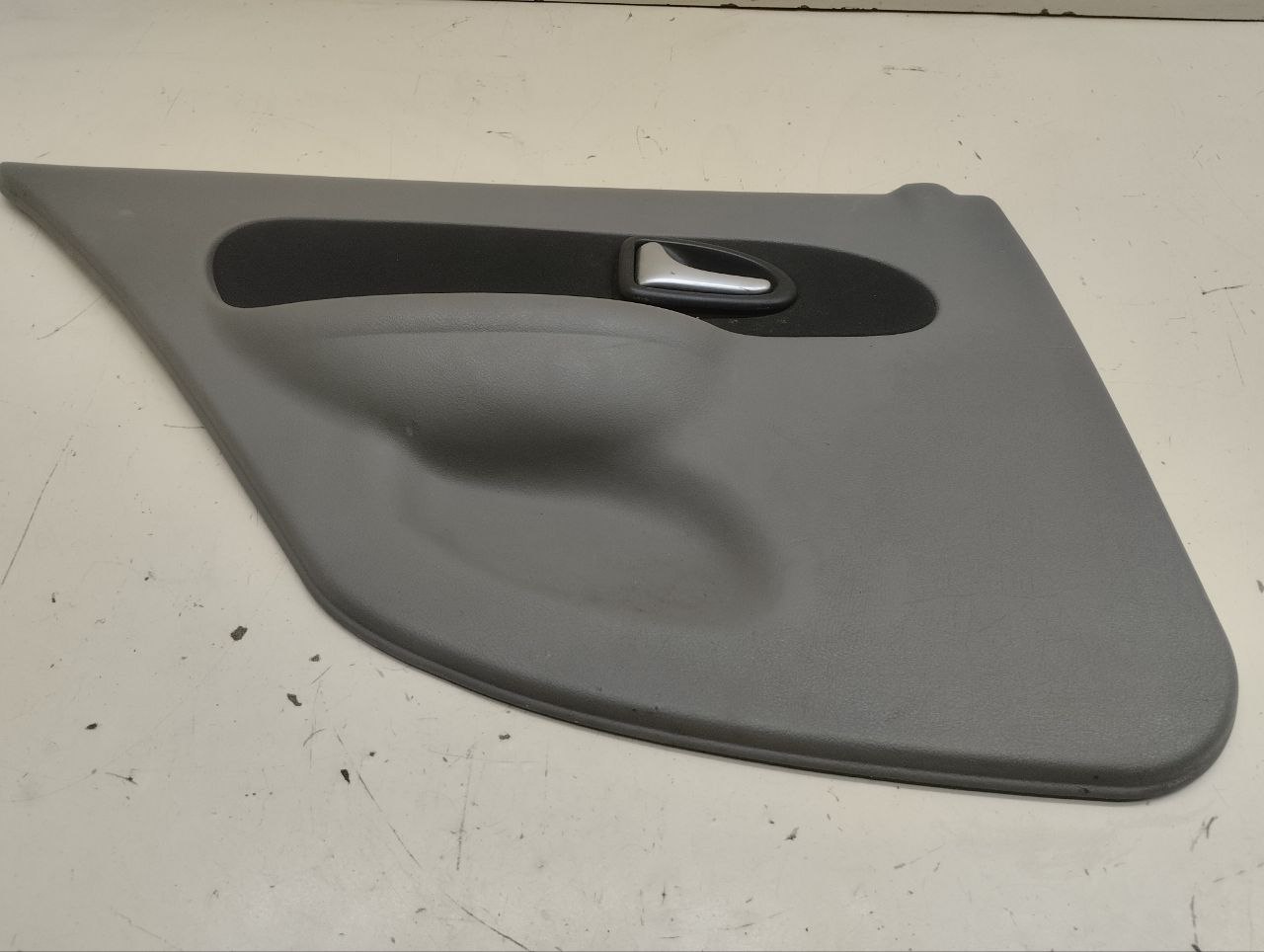 Обшивка двери задней левой Renault Symbol (2) 2008-2012