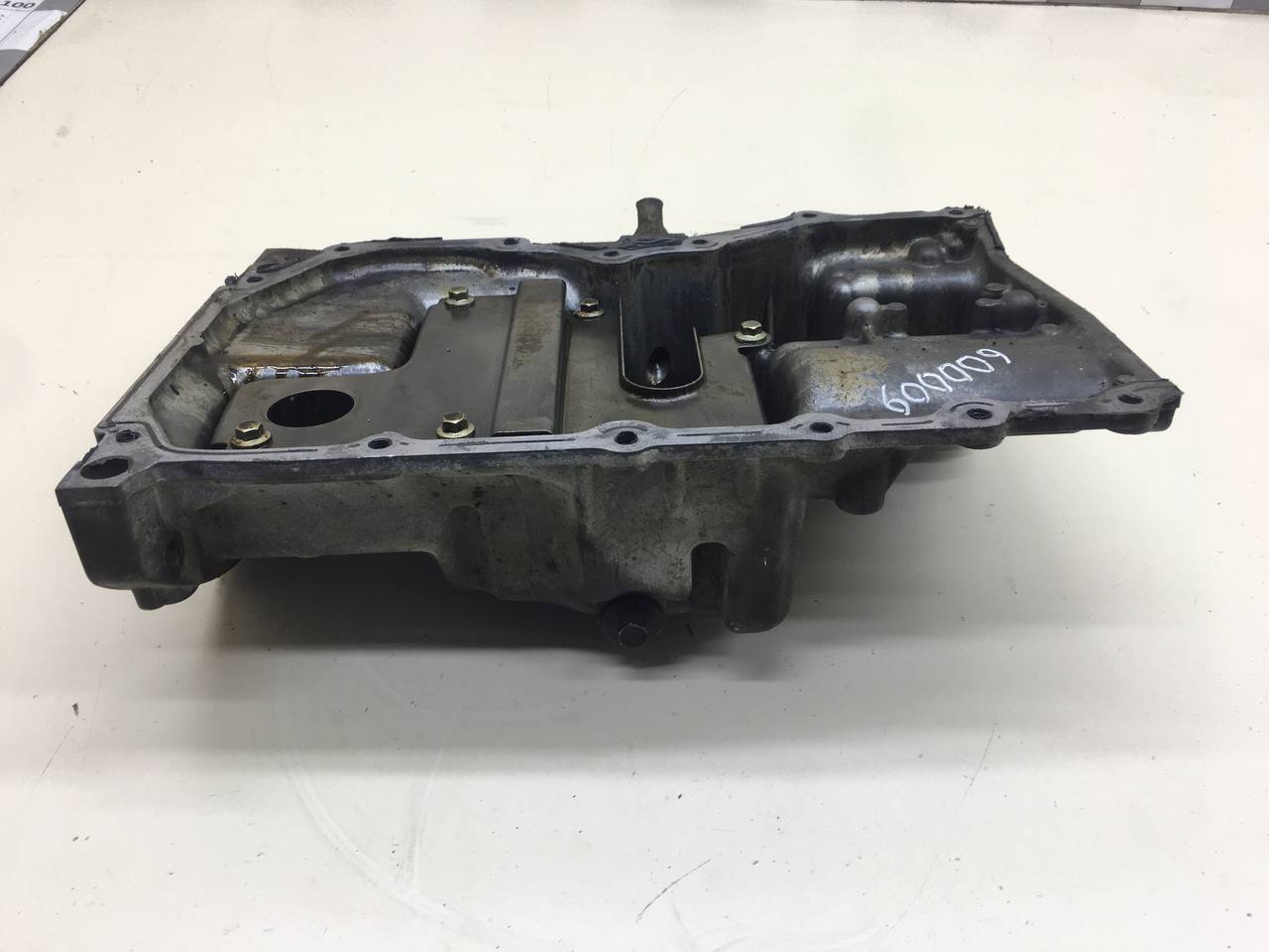 Поддон масляный двигателя Ford C-MAX 2003-2010