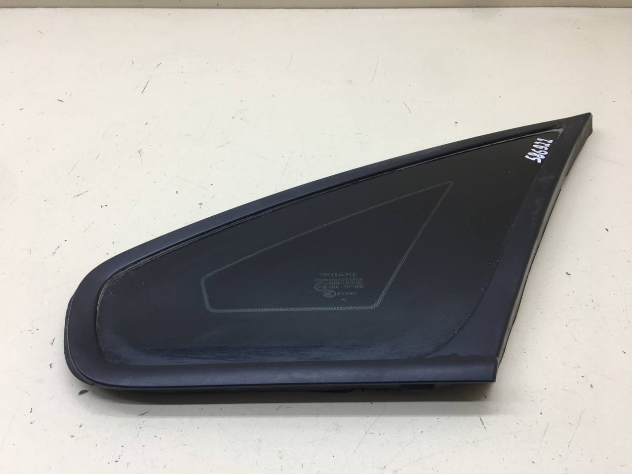 Стекло кузовное глухое правое Volvo S40 (MS) 2004-2012