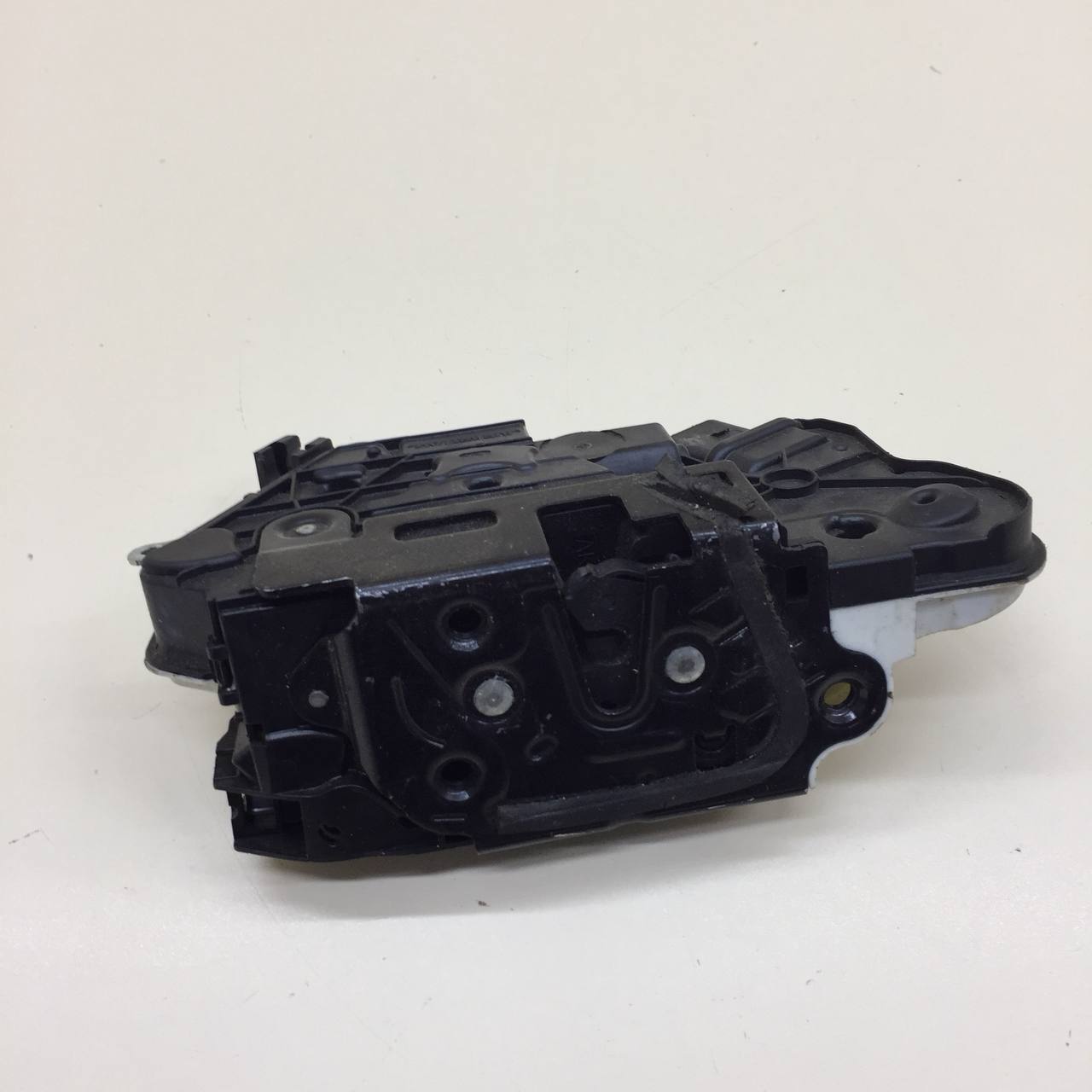 Замок двери передней правой Volkswagen Tiguan (5N1) 2007-2011