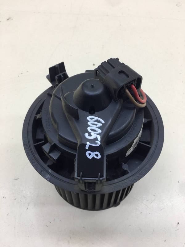 Моторчик отопителя Lada X-RAY 2016>