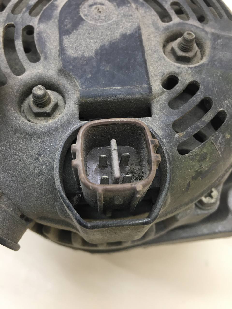 Генератор Lexus GS 300/400/430 (S190) 2005-2011