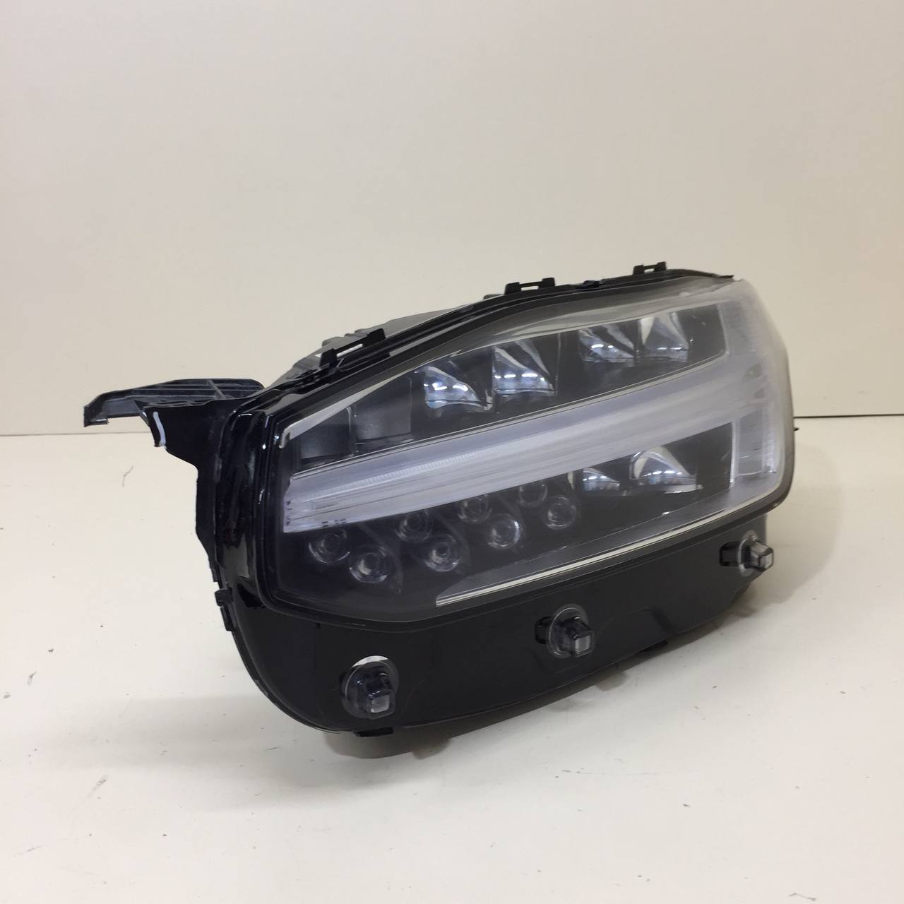 Фара левая Volvo XC90 2015>