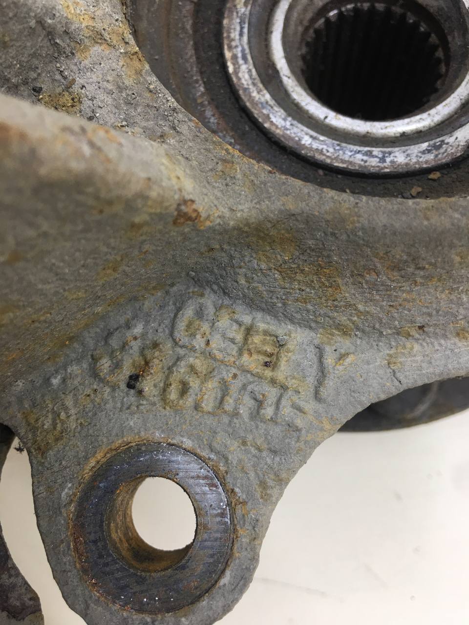 Кулак поворотный передний правый Geely Emgrand EC7 2008>