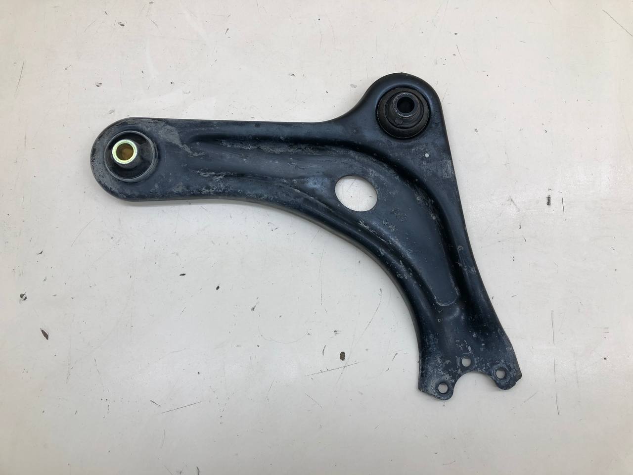 Рычаг передний правый Citroen C3 2009-2016