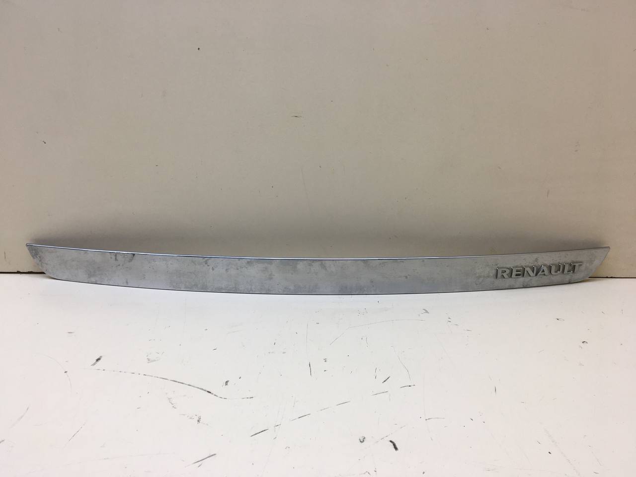 Накладка крышки багажника Renault Symbol (2) 2008-2012