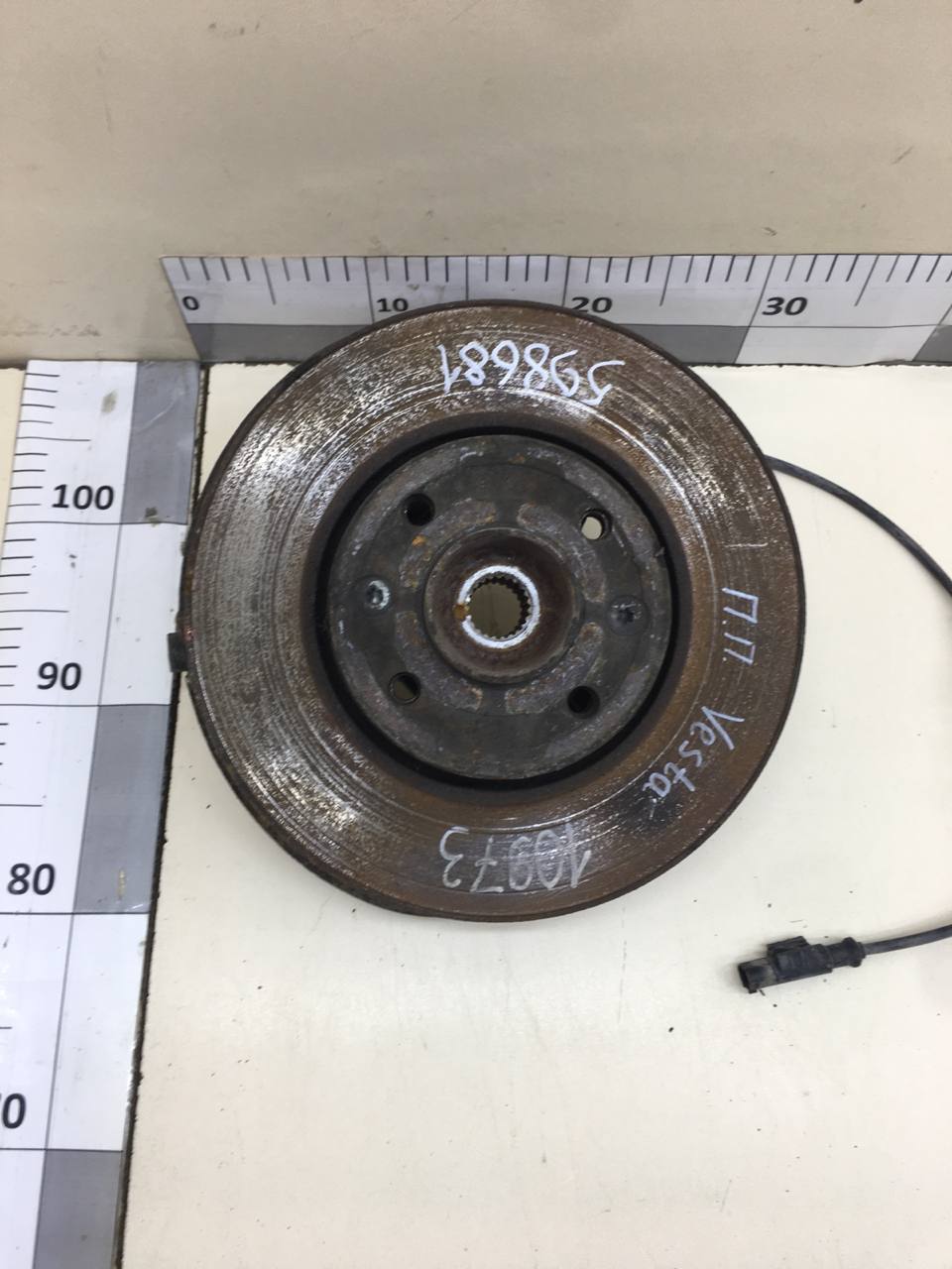 Кулак поворотный передний правый Lada Vesta 2015>