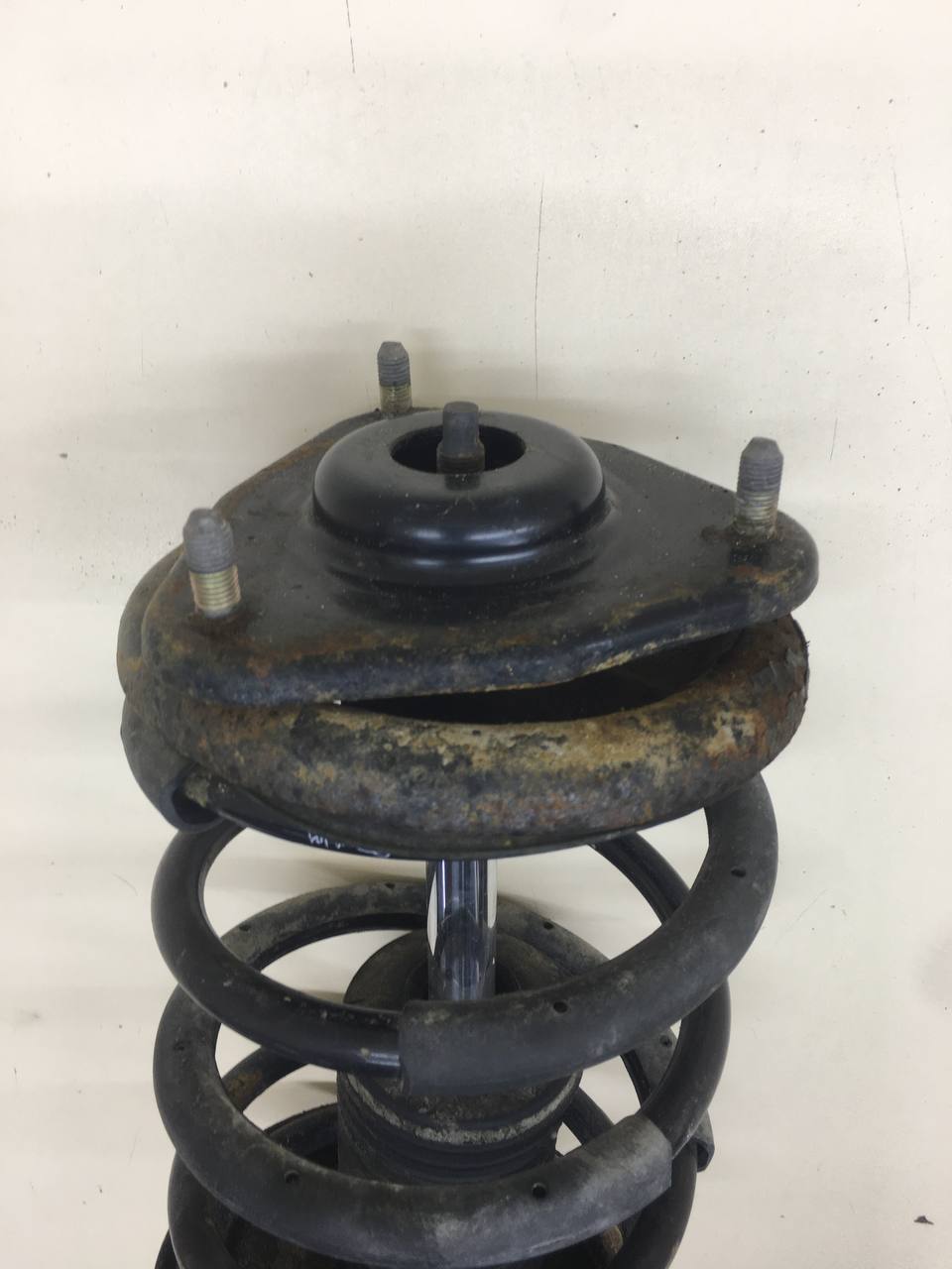 Амортизатор передний Vortex Estina 2008-2012