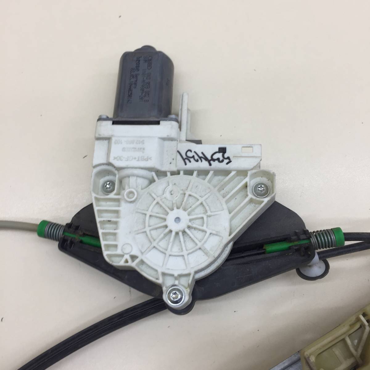 Стеклоподъемник электр. передний правый Audi Q5 (8R) 2008-2017