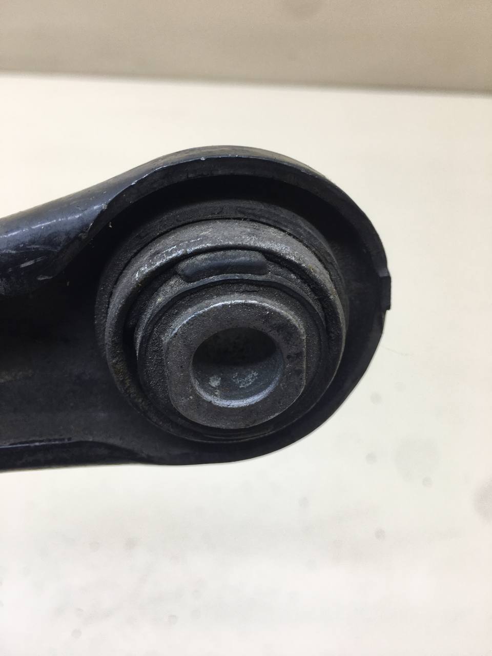 Рычаг задний поперечный Volvo XC60 2008-2017