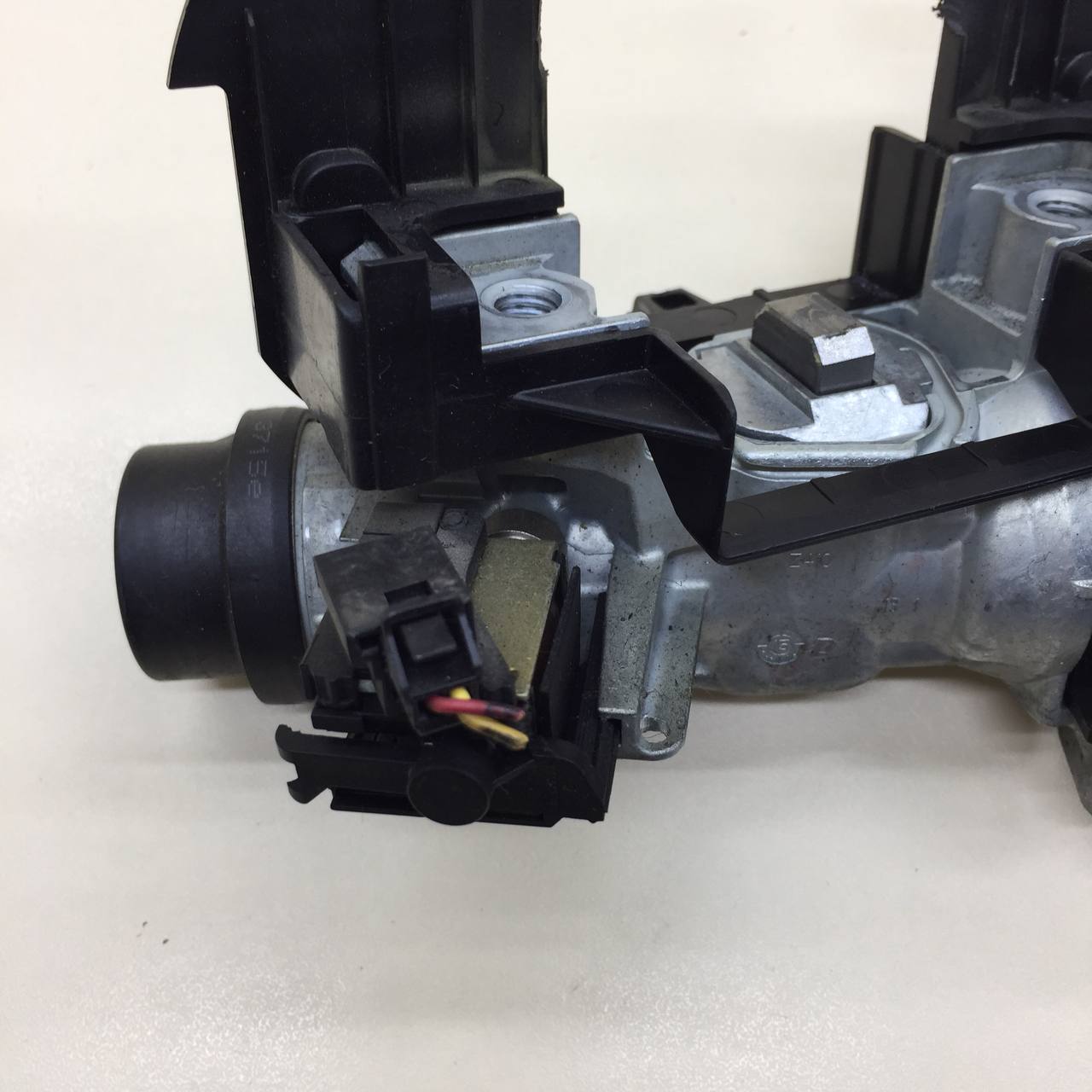 Замок зажигания Skoda Rapid 2012-2020