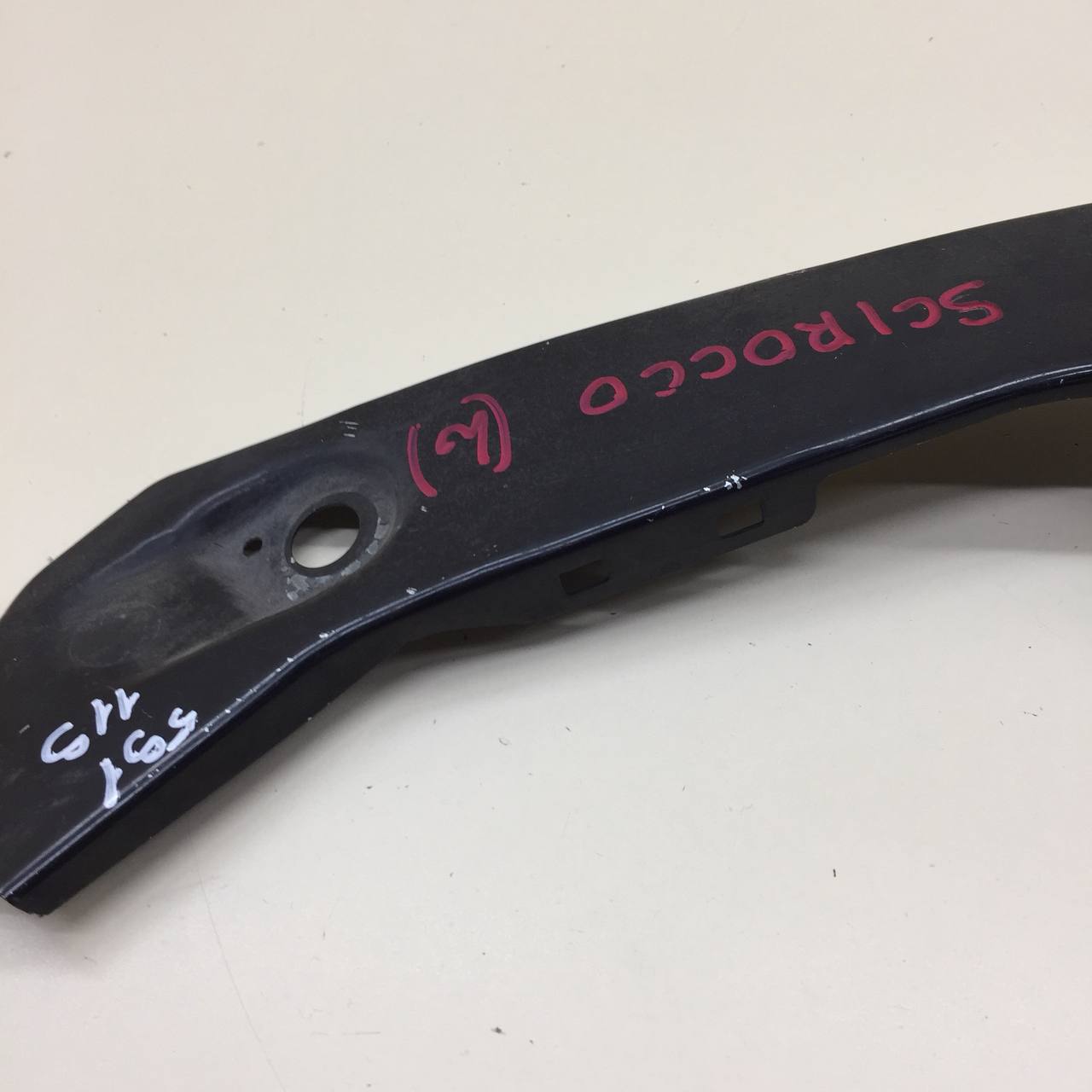 Кронштейн крепления фары Volkswagen Scirocco 2009-2015