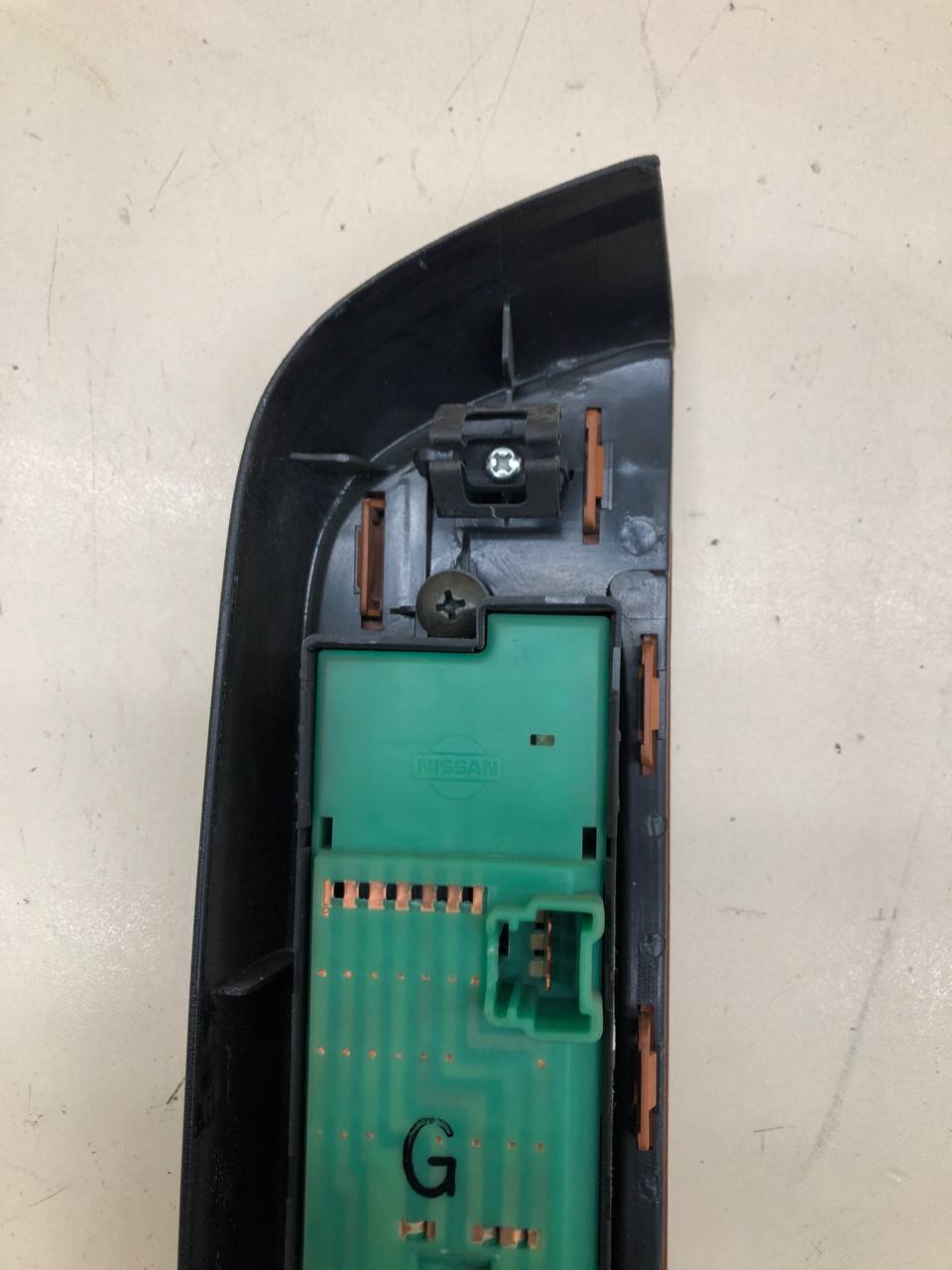 Блок управления стеклоподъемниками Infiniti QX4 (JR50) 1996-2003г