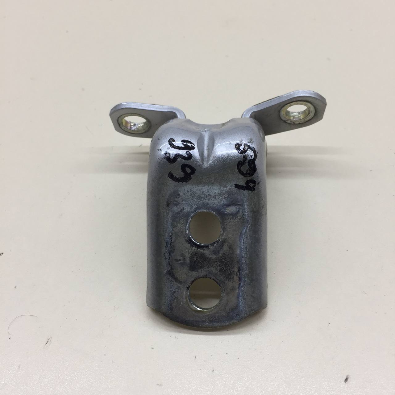 Петля двери задней правой нижняя Nissan Maxima (a36) 2015-2023