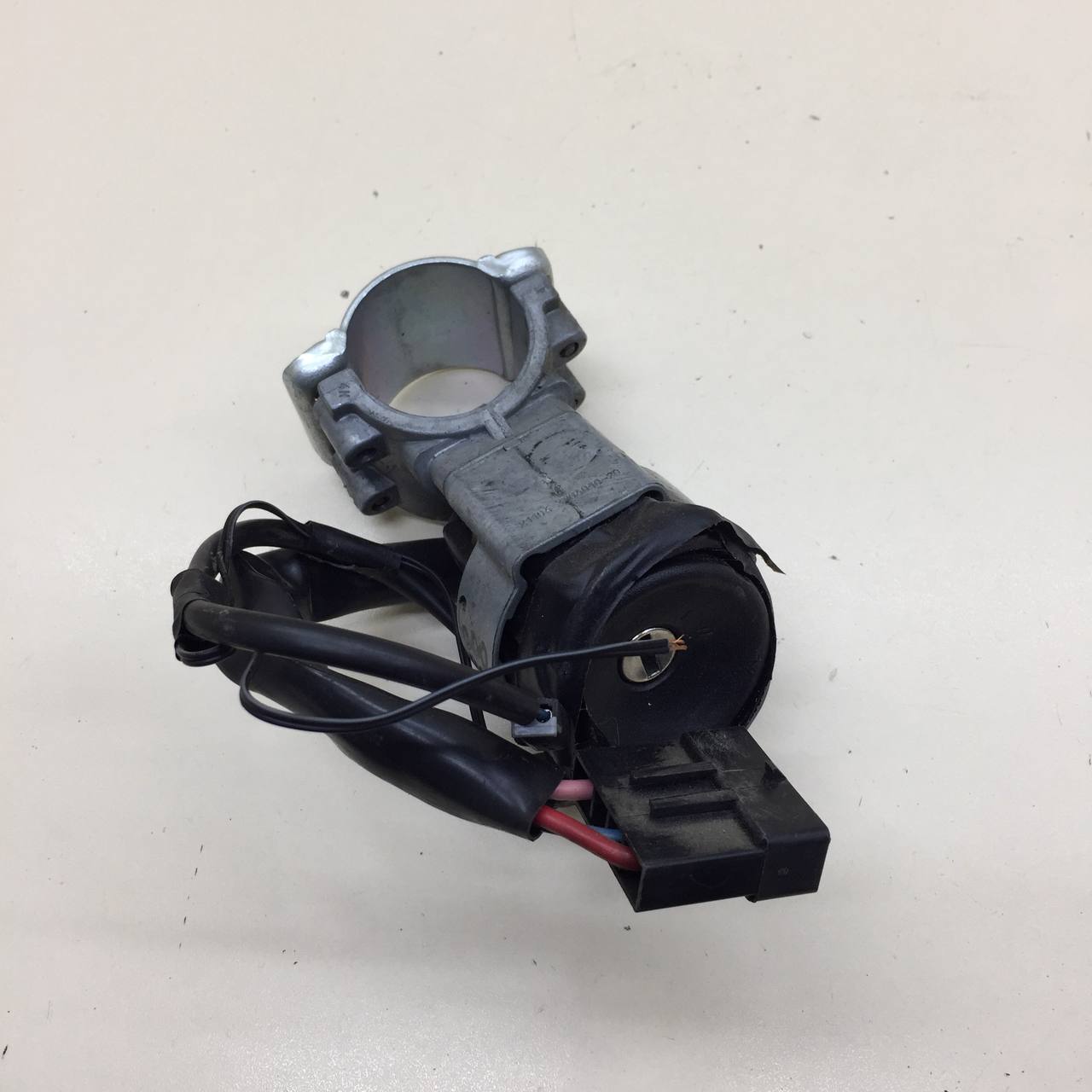 Замок зажигания Lada Granta 2011>