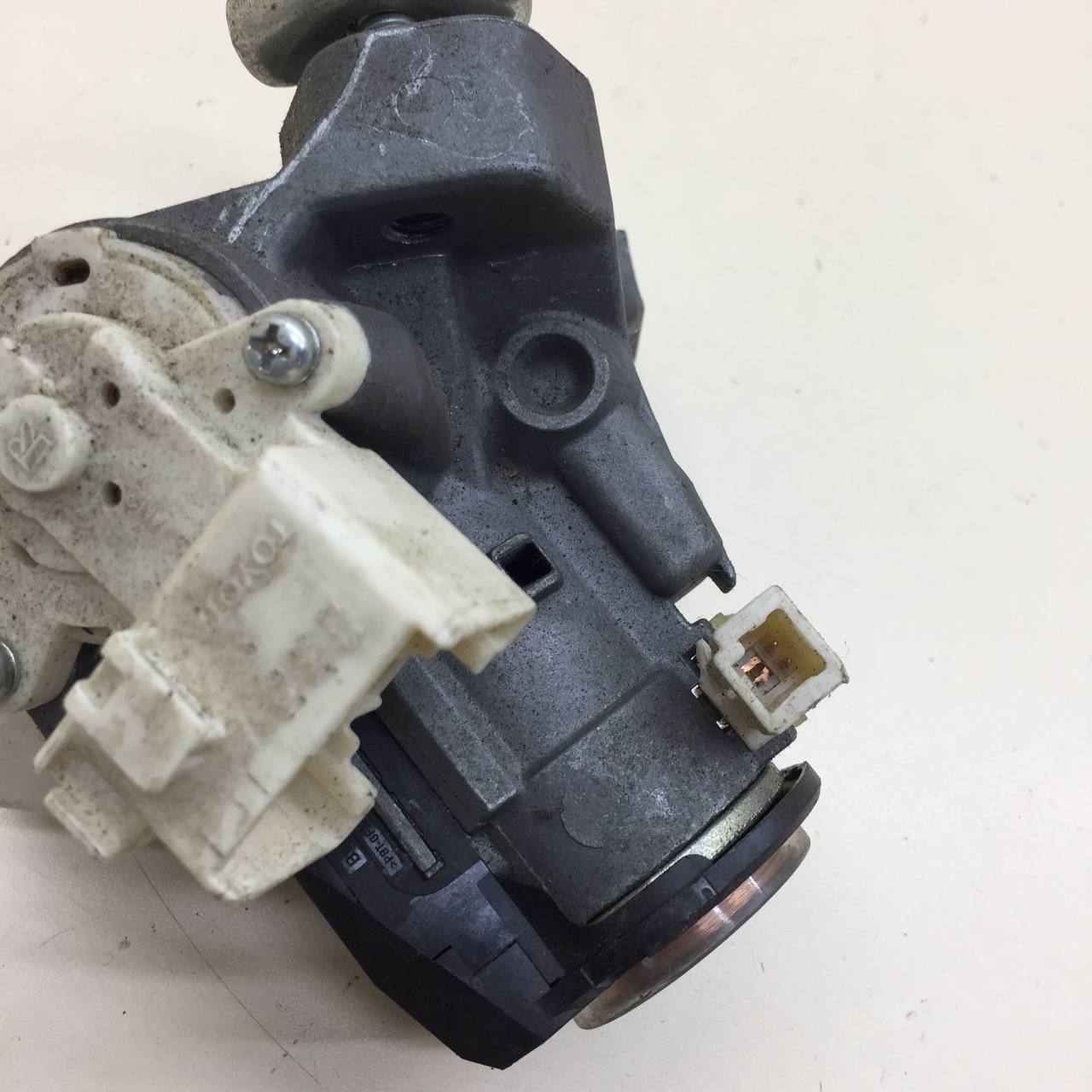 Замок зажигания Toyota Auris (E150) 2006-2012